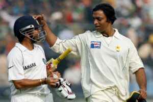 Read more about the article SHOAIB AKHTAR’S ‘HEAD-HUNTING’ REVELATIONS – A ‘BOUNCER’ TOO FAR